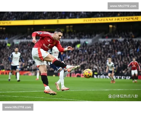 97’绝杀双响！姆贝莫救主，曼联三连胜冲前四